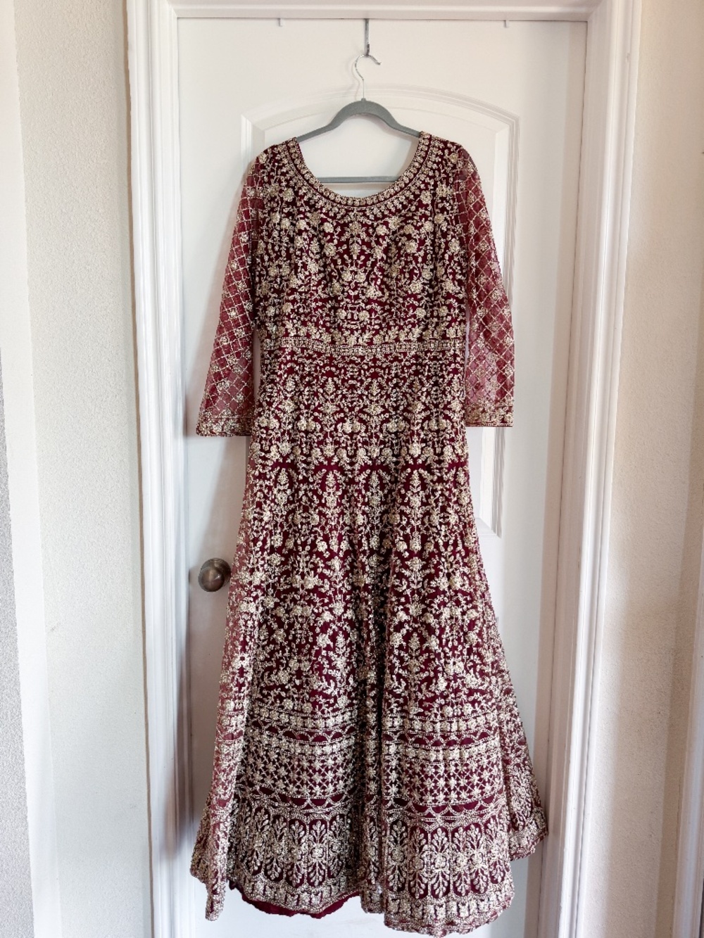 Burgundy & Gold Heavily Embroidered Anarkali Kurta & Dupatta Sz 46